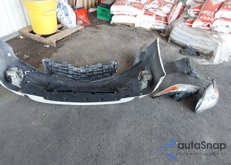 2015 Toyota Prius Persona Series Special Edition z USA, uszkodzony, nr VIN JTDKN3DU5F0411279